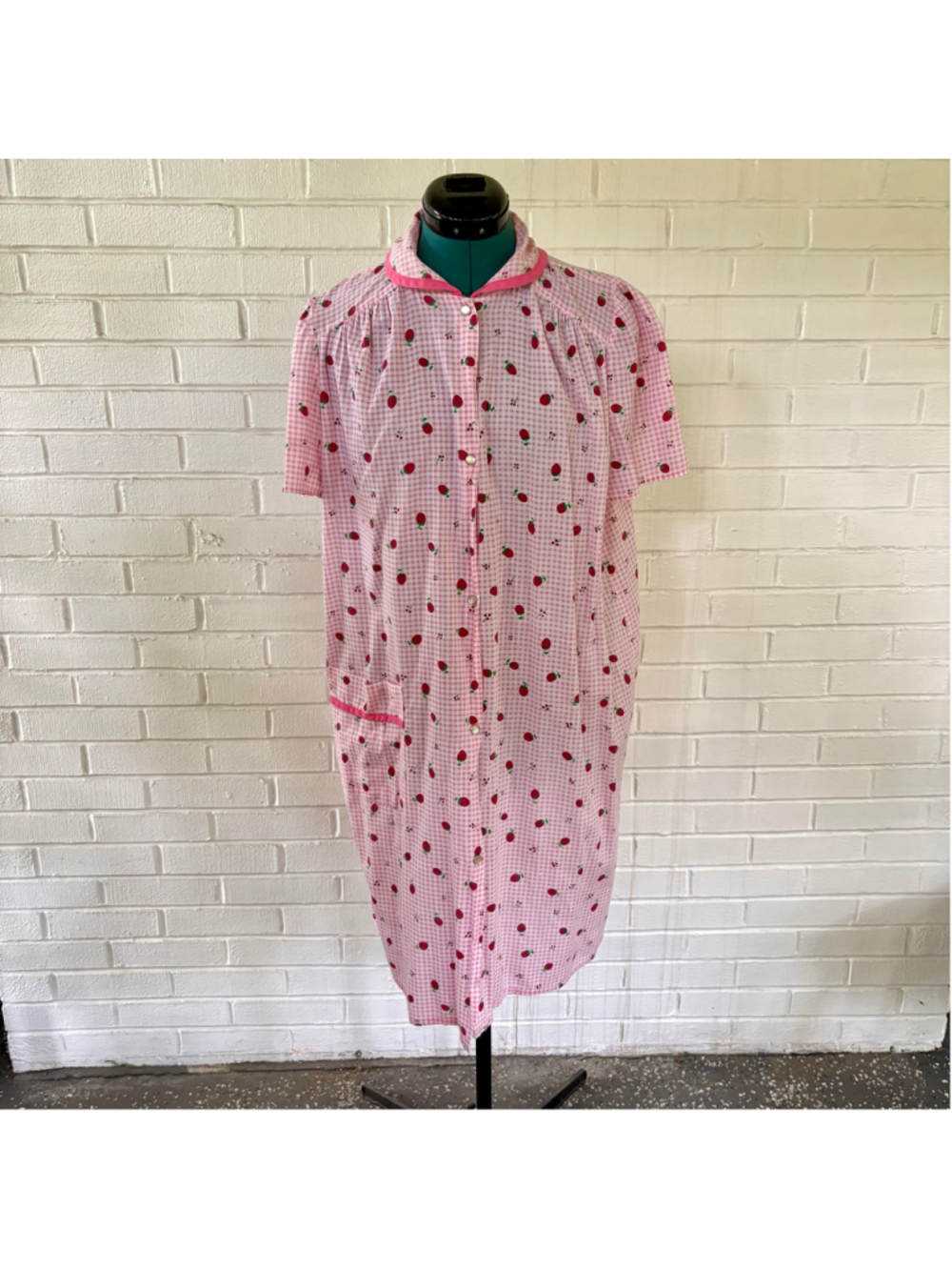 Vintage 70s pink strawberry print house dress